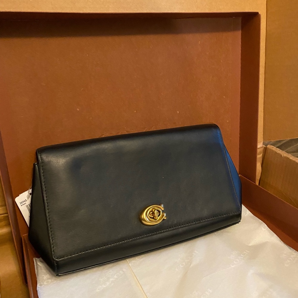 NWT Coach RARE Smooth Leather Alexa clutch turn lock bag black #38965